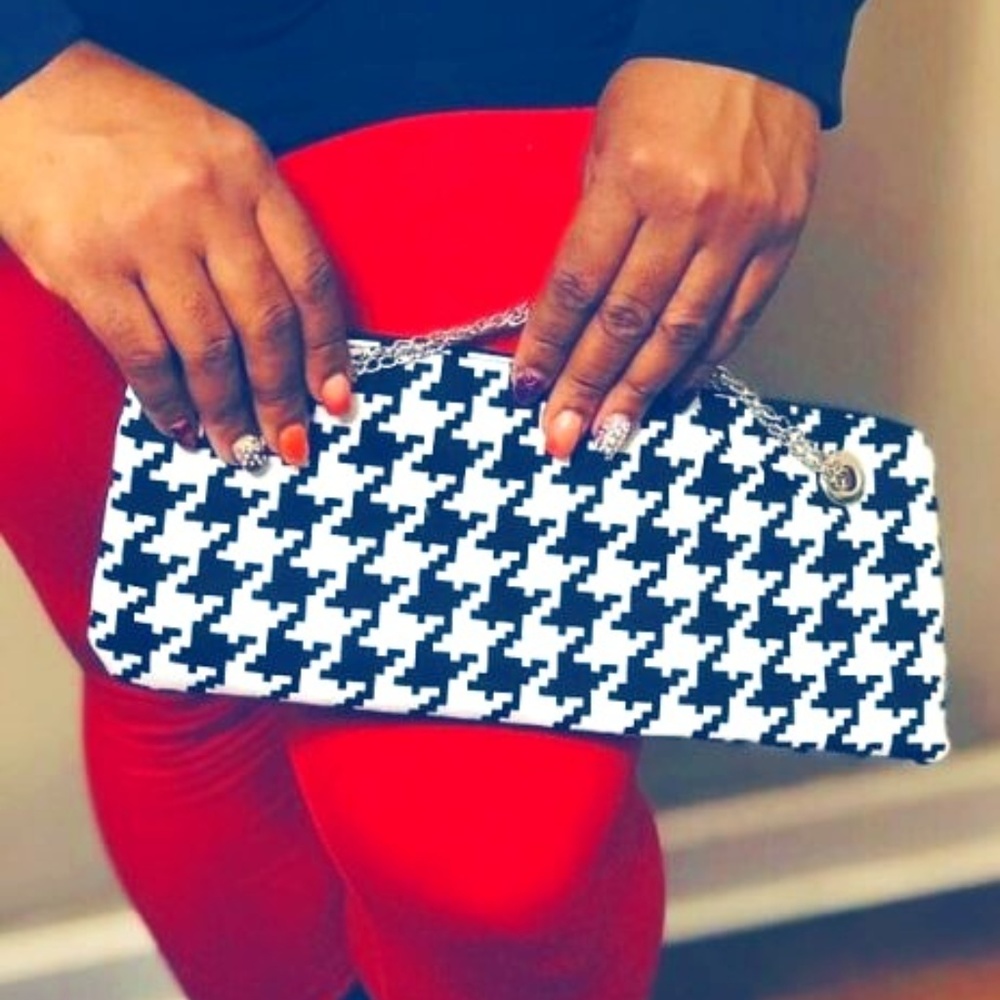 Black and White Clutch with chain